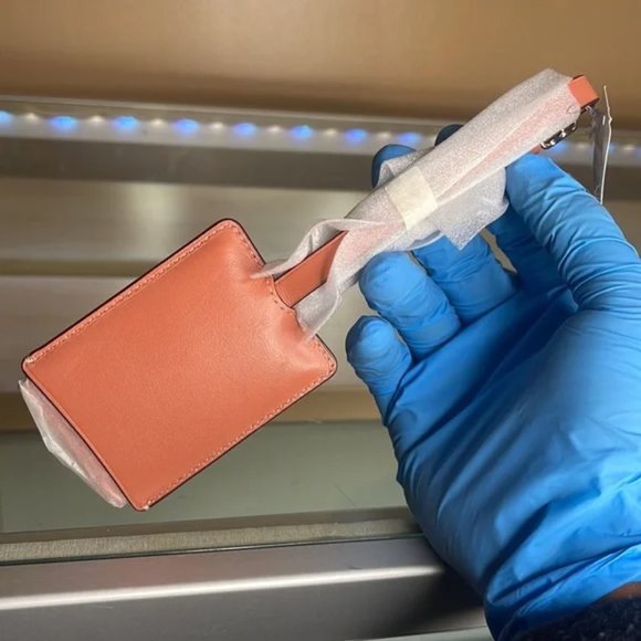 Coach Light Peach Light leather luggage tag - Picture 2 of 4